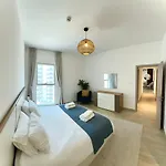 Stunning 2 Bedroom, 4Beds In Yas Island ! 6 Guests
