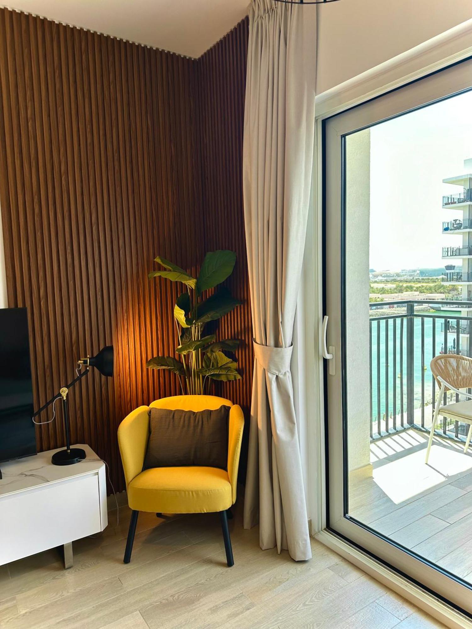 Stunning 2 Bedroom, 4beds In Yas Island ! 6 Guests Abu Dhabi