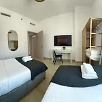 Stunning 2 Bedroom, 4Beds In Yas Island ! 6 Guests