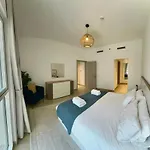 Stunning 2 Bedroom, 4Beds In Yas Island ! 6 Guests