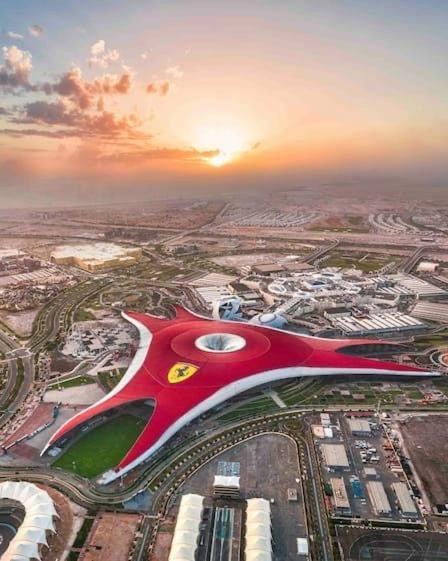 Stunning 2 Bedroom, 4beds In Yas Island ! 6 Guests Apartment
